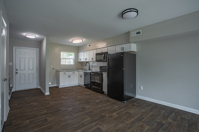 Winston Townhouses in Newport News, VA - Building Photo - Interior Photo