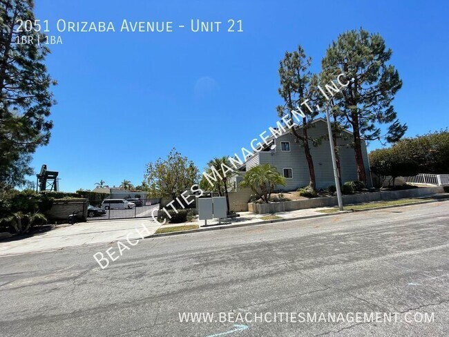2051 N Orizaba Ave, Unit Unit 21 in Signal Hill, CA - Building Photo - Building Photo