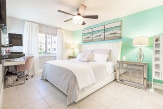 7845 Camino Real in Miami, FL - Building Photo - Building Photo