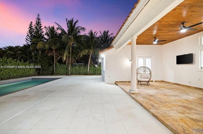 9463 SW 123rd Ter in Miami, FL - Foto de edificio - Building Photo