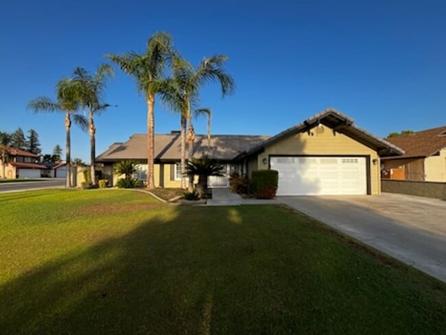 property at 3613 Dovewood St