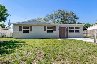 800 N 64th Ave in Hollywood, FL - Building Photo - Building Photo