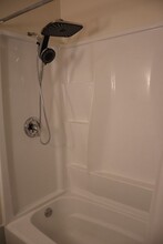 1152 Main St, Unit Apt 3 in Buffalo, NY - Building Photo - Building Photo