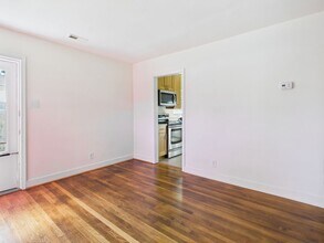 6018 Club Rd in Richmond, VA - Foto de edificio - Building Photo