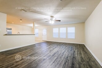 2435 Gianna Way in Houston, TX - Foto de edificio - Building Photo