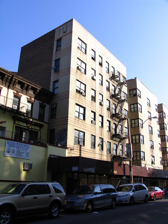 2015 Creston Ave in Bronx, NY - Building Photo