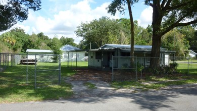 125 NE 20th St in Gainesville, FL - Foto de edificio - Building Photo