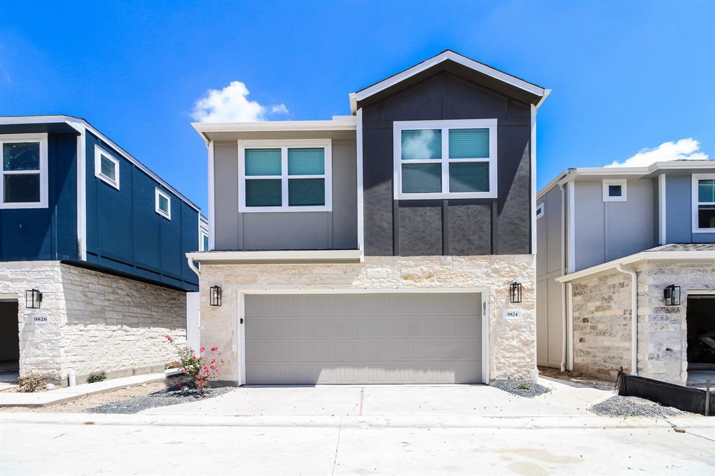 9824 Rugged Oaks Dr in Houston, TX - Building Photo