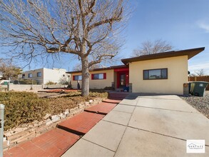 1009 San Lorenzo Dr in Santa Fe, NM - Building Photo - Building Photo