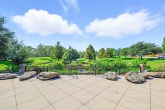 10222 Thornmont Ln in Houston, TX - Building Photo - Building Photo