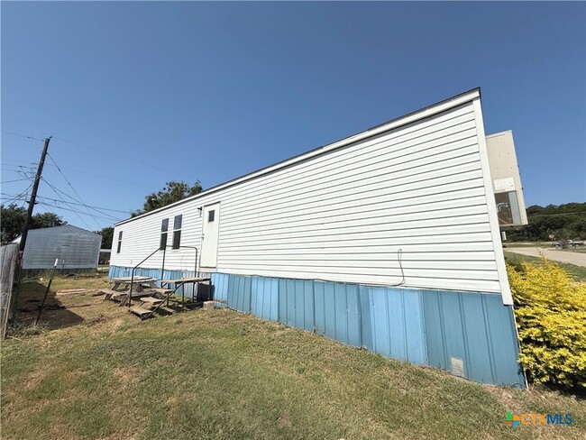 property at 7200 Clear Creek Rd
