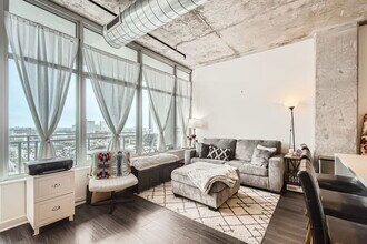 50 E 16th St in Chicago, IL - Building Photo - Building Photo