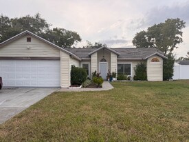 11119 Mercedes St in Spring Hill, FL - Building Photo