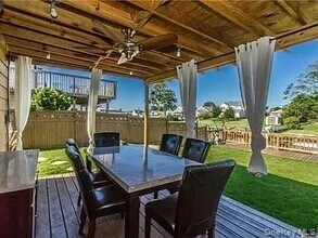 2364 Beverly Rd in Wantagh, NY - Building Photo - Building Photo