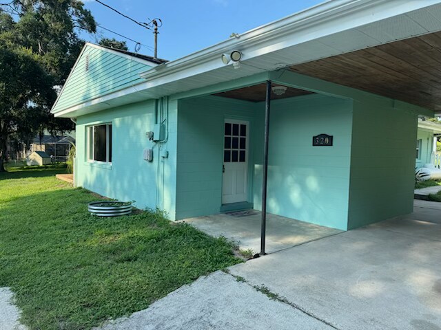 320 E Oak St in Lake Alfred, FL - Building Photo