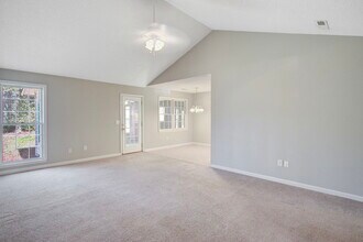 1860 Piper Dr in Charleston, SC - Foto de edificio - Building Photo