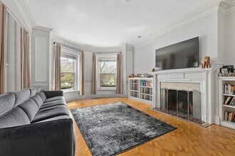 1760 Beacon St in Brookline, MA - Building Photo - Building Photo