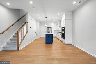 7548 Sawyer Farm Wy in McLean, VA - Building Photo - Building Photo
