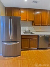 3910 Birchwood Ct in North Brunswick, NJ - Building Photo - Building Photo