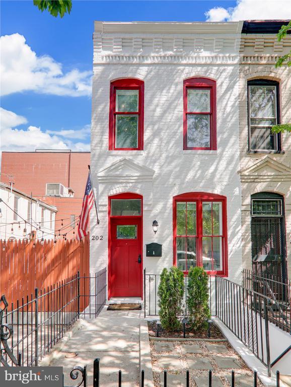 property at 202 F St NE