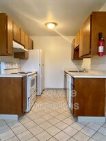 5804 Hwy Pl in Everett, WA - Building Photo