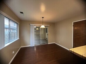 1116 N Gem St in Tulare, CA - Building Photo - Building Photo