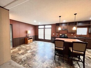 112 S Fitzwilliams Ln in Bastrop, TX - Foto de edificio - Building Photo