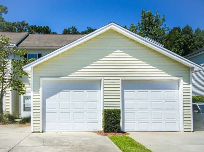 property at 4565 Great Oak Dr
