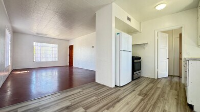 1308 E Blacklidge Dr in Tucson, AZ - Building Photo - Building Photo