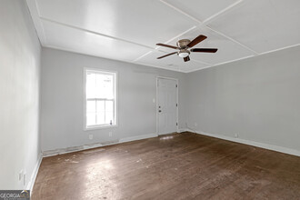 3292 Wheeler St in Hapeville, GA - Foto de edificio - Building Photo