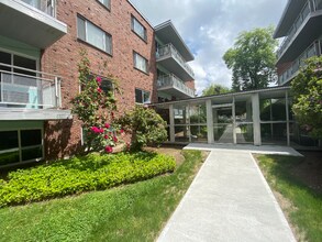 200 Mountain Ave-Unit -38 in Malden, MA - Foto de edificio - Building Photo