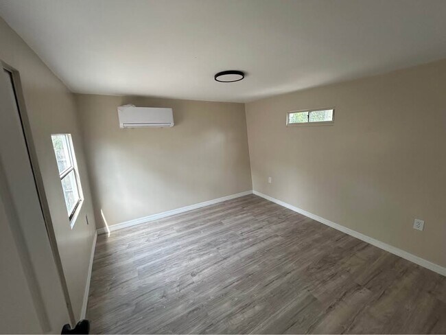 5680 28th Ave N in St. Petersburg, FL - Building Photo - Building Photo