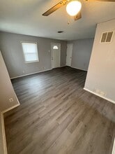 1842 Shady Crest St in Decatur, IL - Building Photo - Building Photo