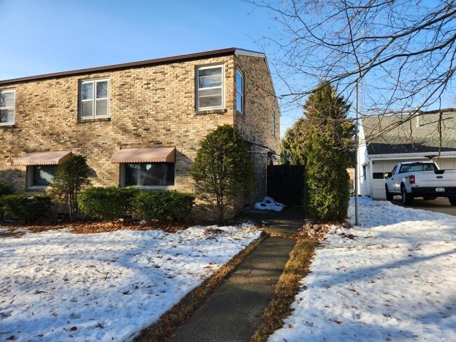 property at 1240 N 9th St