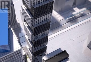 4015 The Exchange in Mississauga, ON - Building Photo - Building Photo