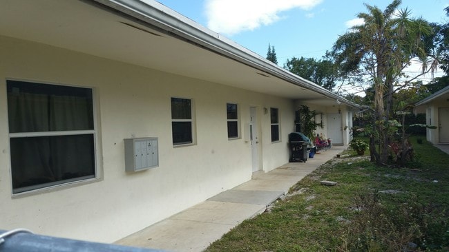 700-704 SW 16th Ave in Fort Lauderdale, FL - Foto de edificio - Building Photo