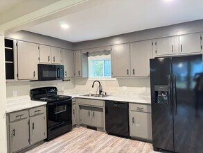 173 Inglewood Dr in Clarksville, TN - Building Photo - Building Photo