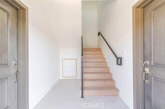 10230 Tujunga Canyon Blvd in Los Angeles, CA - Building Photo - Building Photo