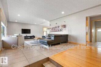 8007-8128 128 Ave NW in Edmonton, AB - Building Photo - Building Photo