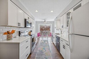 10019 Regal Park Ln in Dallas, TX - Building Photo