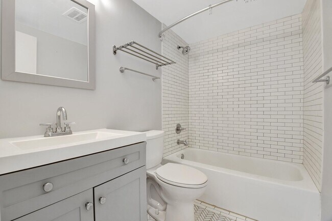 property at 3915 S Flagler Dr