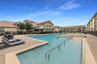 The Portofino 55+ Apartments in Pasadena, TX - Building Photo - Building Photo