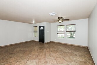 5027 Oak Briar Ln in Rosenberg, TX - Building Photo - Building Photo