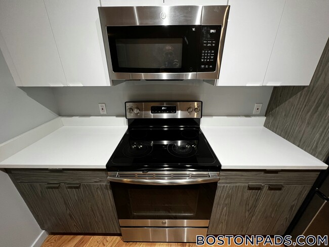 145 Munroe St in Lynn, MA - Building Photo - Building Photo