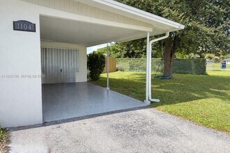 1104 E Jasmine Rd in Lehigh Acres, FL - Building Photo - Building Photo