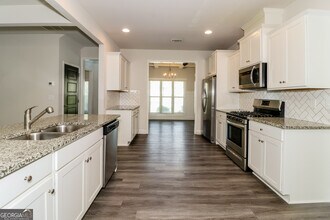 657 Overlook Gln Dr in Lawrenceville, GA - Building Photo - Building Photo