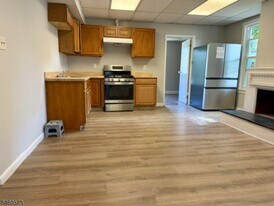 35 NJ-23 in Hamburg, NJ - Building Photo