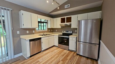 107 Spring Dr in Jacksonville, NC - Building Photo - Building Photo