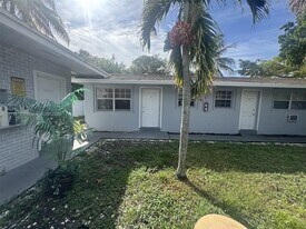 923 SE 2nd Ave in Hallandale Beach, FL - Building Photo