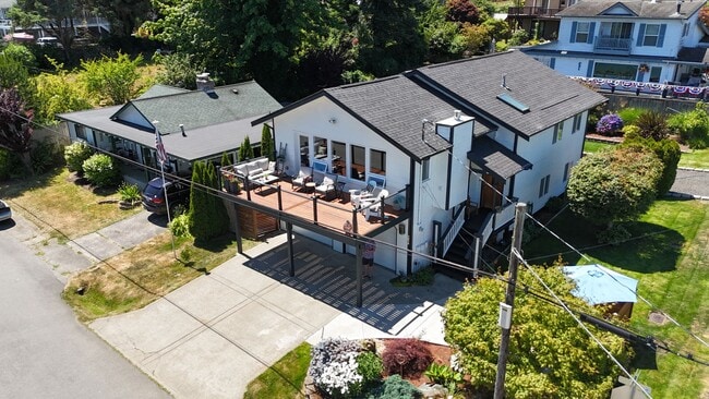 property at 2212 Spring SE